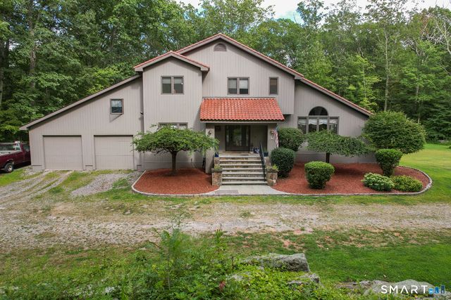 130 Fairhaven Drive, Middlebury, CT 06762