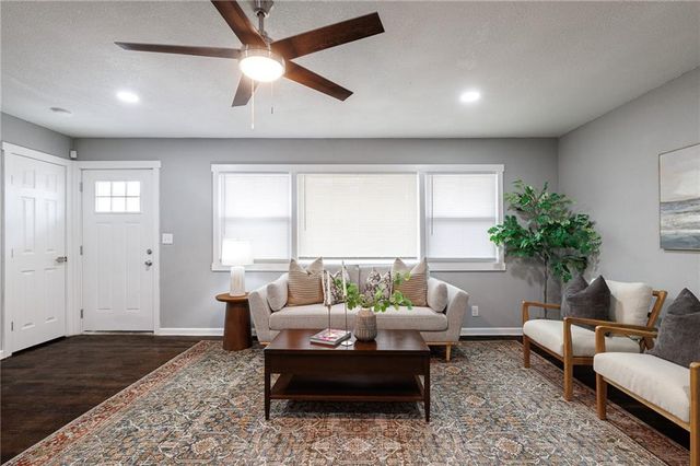 2507 S Arlington Avenue, Independence, MO 64052