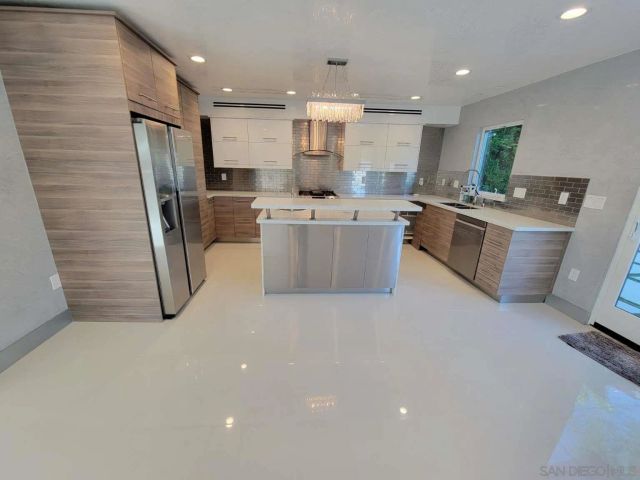 10730 Helendale Avenue, Tujunga, CA 91042