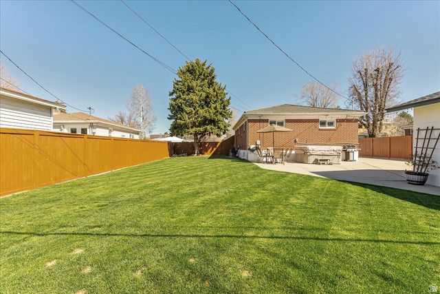 1532 E LANEBROOK LN, Salt Lake City, UT 84124