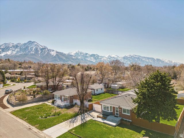 1532 E LANEBROOK LN, Salt Lake City, UT 84124