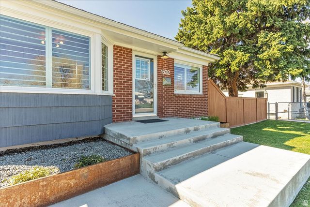 1532 E LANEBROOK LN, Salt Lake City, UT 84124