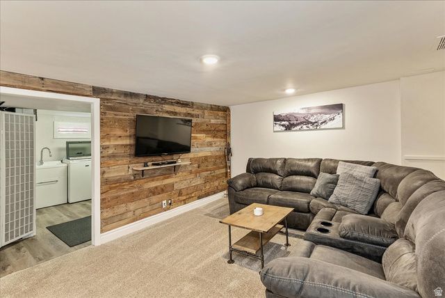 1532 E LANEBROOK LN, Salt Lake City, UT 84124