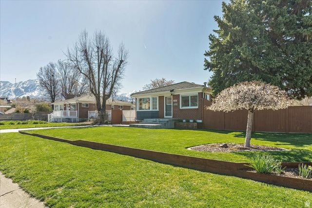 1532 E LANEBROOK LN, Salt Lake City, UT 84124