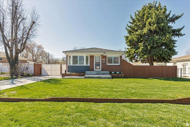 1532 E LANEBROOK LN, Salt Lake City, UT 84124