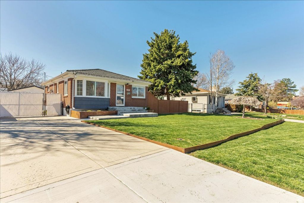 1532 E LANEBROOK LN, Salt Lake City, UT 84124