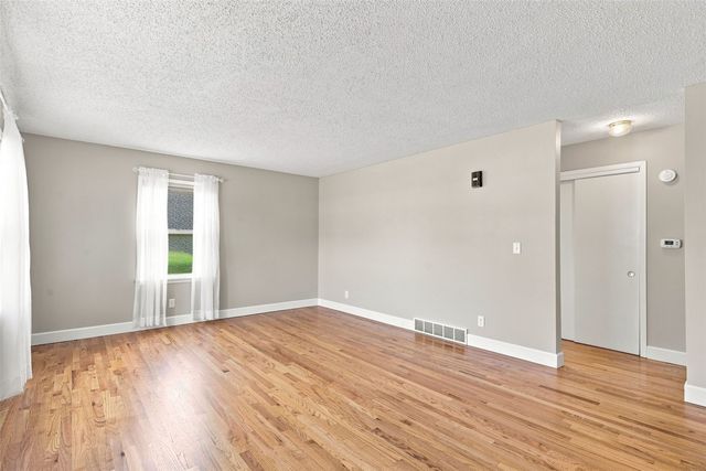 3165 25th Avenue, Marion, IA 52302