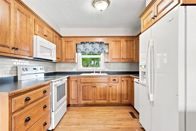 3165 25th Avenue, Marion, IA 52302