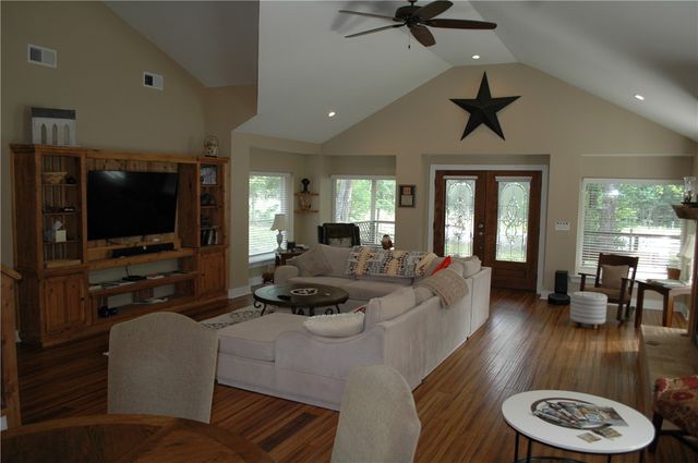 8025 State Highway 36 South S, Caldwell, TX 77836