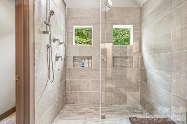 233 Tanglewood Lane, Saluda, NC 28773