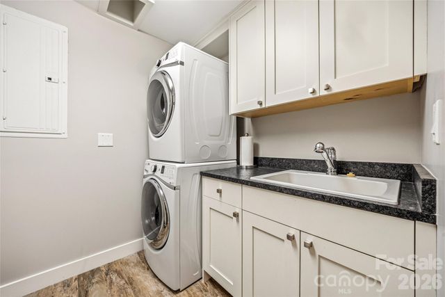 233 Tanglewood Lane, Saluda, NC 28773