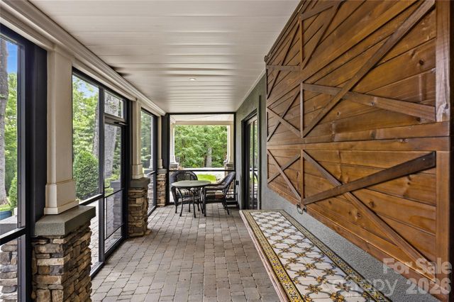 233 Tanglewood Lane, Saluda, NC 28773