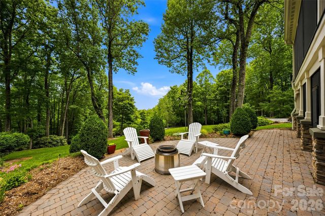 233 Tanglewood Lane, Saluda, NC 28773