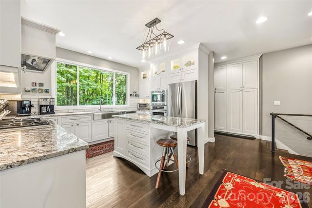 233 Tanglewood Lane, Saluda, NC 28773