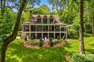 233 Tanglewood Lane, Saluda, NC 28773