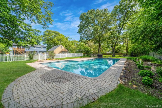 489 Carnation Drive, Shirley, NY 11967