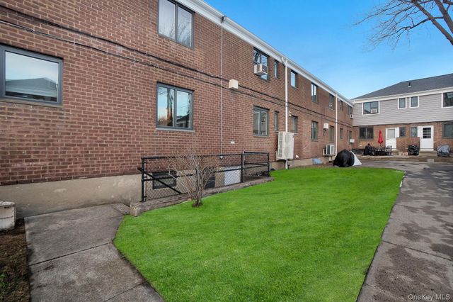 219-06 67 Avenue 1, Bayside, NY 11364