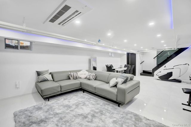 219-06 67 Avenue 1, Bayside, NY 11364