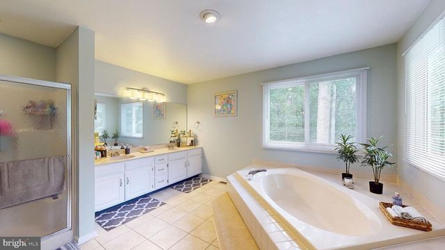 81 FLYATT RD, Shamong, NJ 08088