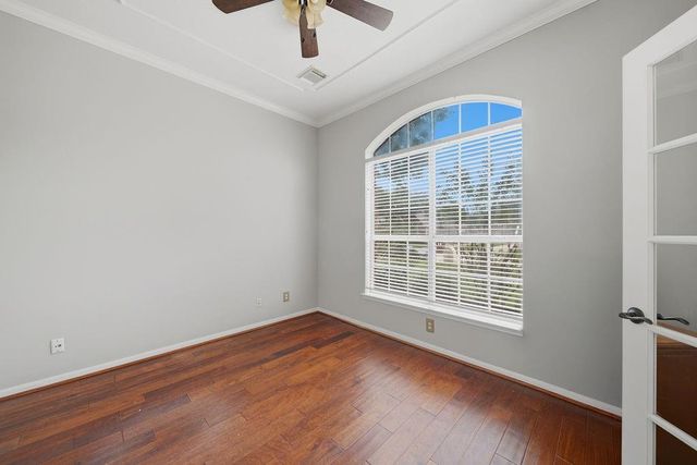 1601 Orlando Street, Friendswood, TX 77546