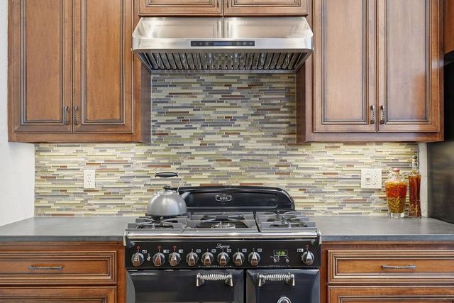 1601 Orlando Street, Friendswood, TX 77546