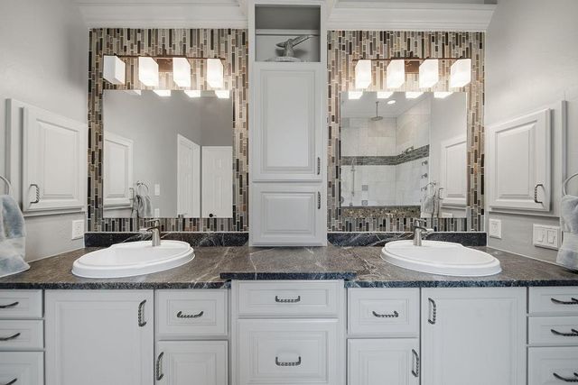 1601 Orlando Street, Friendswood, TX 77546
