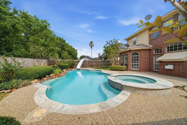 1601 Orlando Street, Friendswood, TX 77546