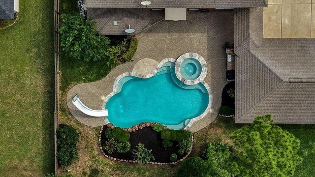 1601 Orlando Street, Friendswood, TX 77546