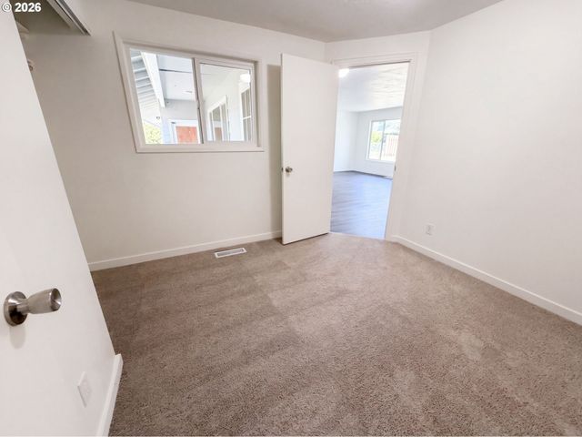 1573 Ne BARBERRY Dr, Hillsboro, OR 97124