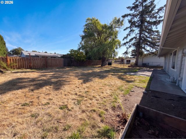 1573 Ne BARBERRY Dr, Hillsboro, OR 97124