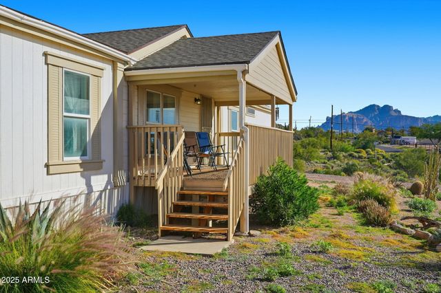 1694 W TONTO Street, Apache Junction, AZ 85120