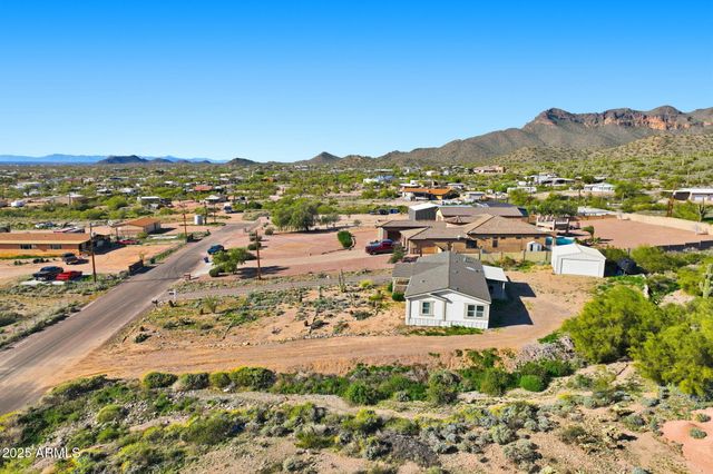 1694 W TONTO Street, Apache Junction, AZ 85120