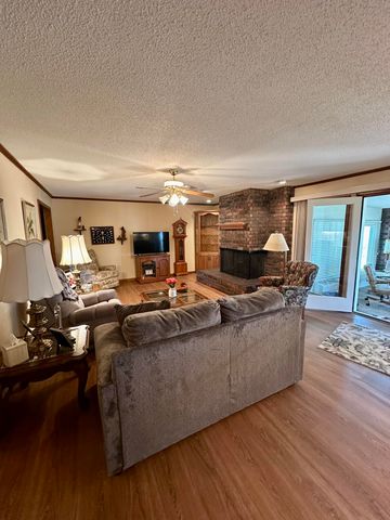 5221 E Farm Road 142, Springfield, MO 65809