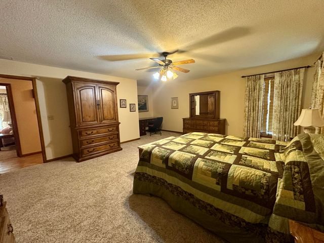 5221 E Farm Road 142, Springfield, MO 65809