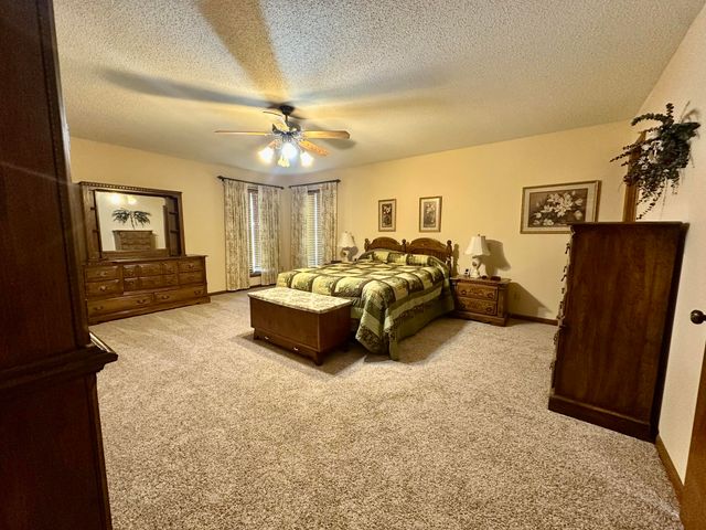 5221 E Farm Road 142, Springfield, MO 65809