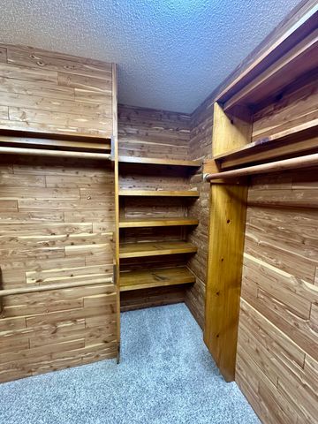 5221 E Farm Road 142, Springfield, MO 65809