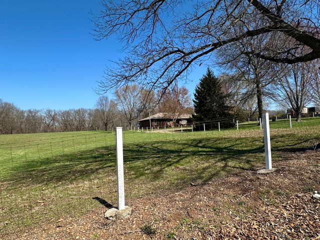 5221 E Farm Road 142, Springfield, MO 65809