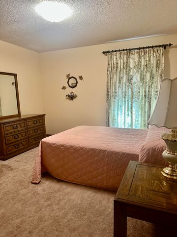 5221 E Farm Road 142, Springfield, MO 65809