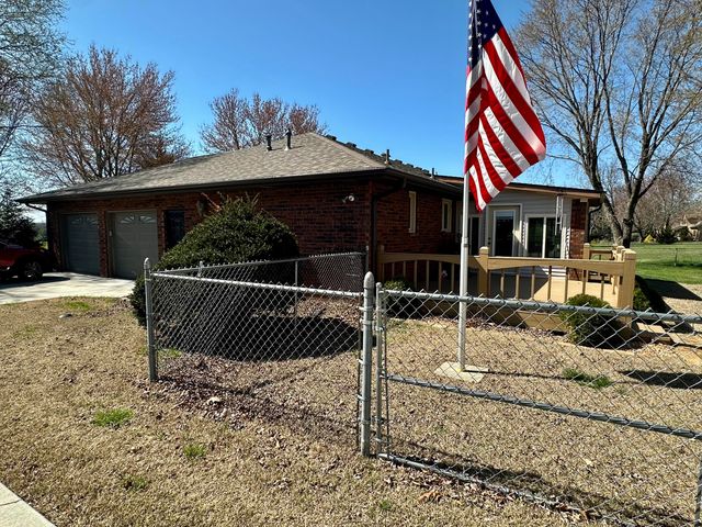 5221 E Farm Road 142, Springfield, MO 65809