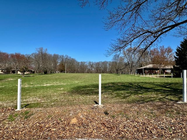 5221 E Farm Road 142, Springfield, MO 65809
