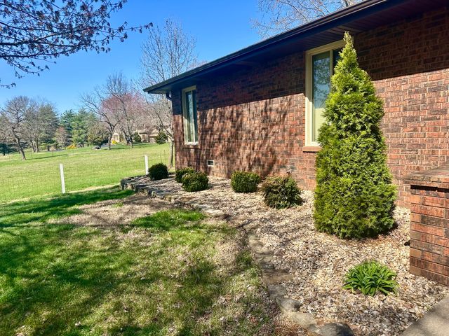 5221 E Farm Road 142, Springfield, MO 65809