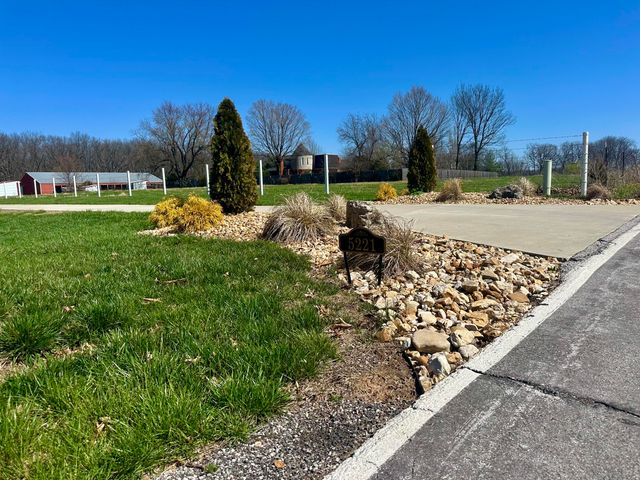 5221 E Farm Road 142, Springfield, MO 65809