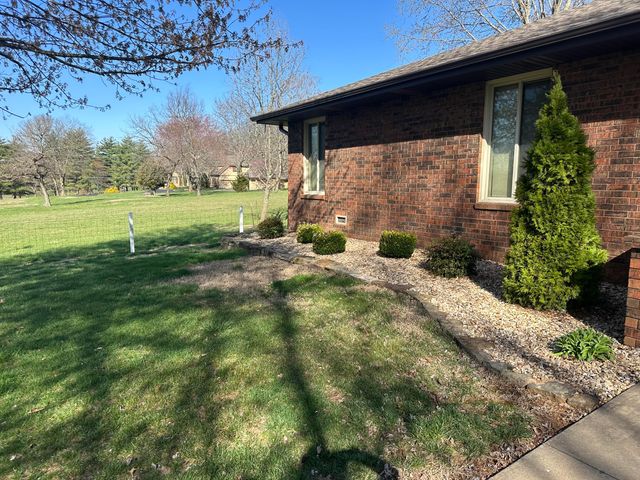 5221 E Farm Road 142, Springfield, MO 65809