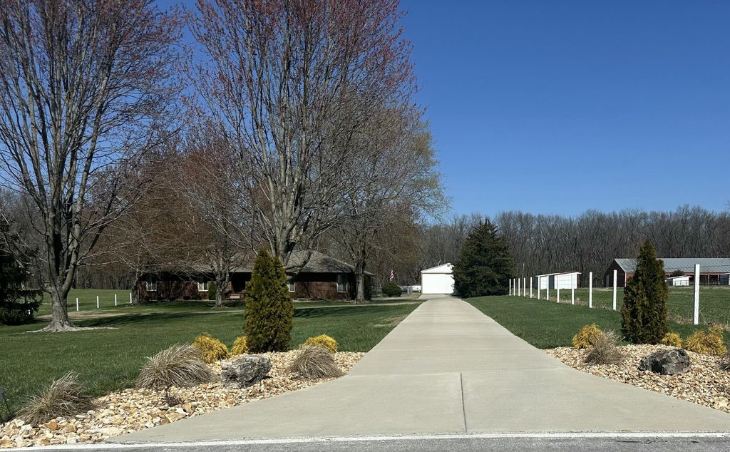 5221 E Farm Road 142, Springfield, MO 65809
