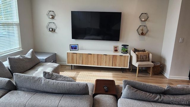 13 Wentworth Lane, Deer Park, OH 45236