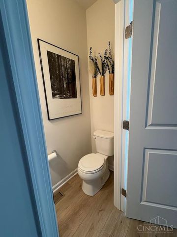 13 Wentworth Lane, Deer Park, OH 45236