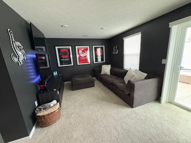 13 Wentworth Lane, Deer Park, OH 45236