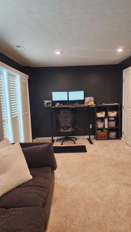 13 Wentworth Lane, Deer Park, OH 45236