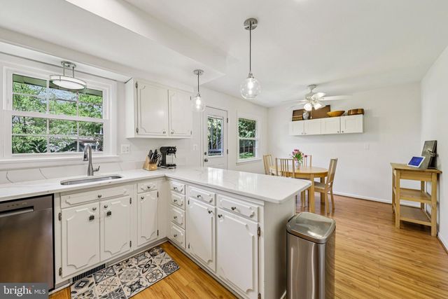 4 BURKET CT, Silver Spring, MD 20910
