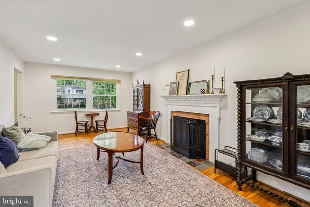 4 BURKET CT, Silver Spring, MD 20910